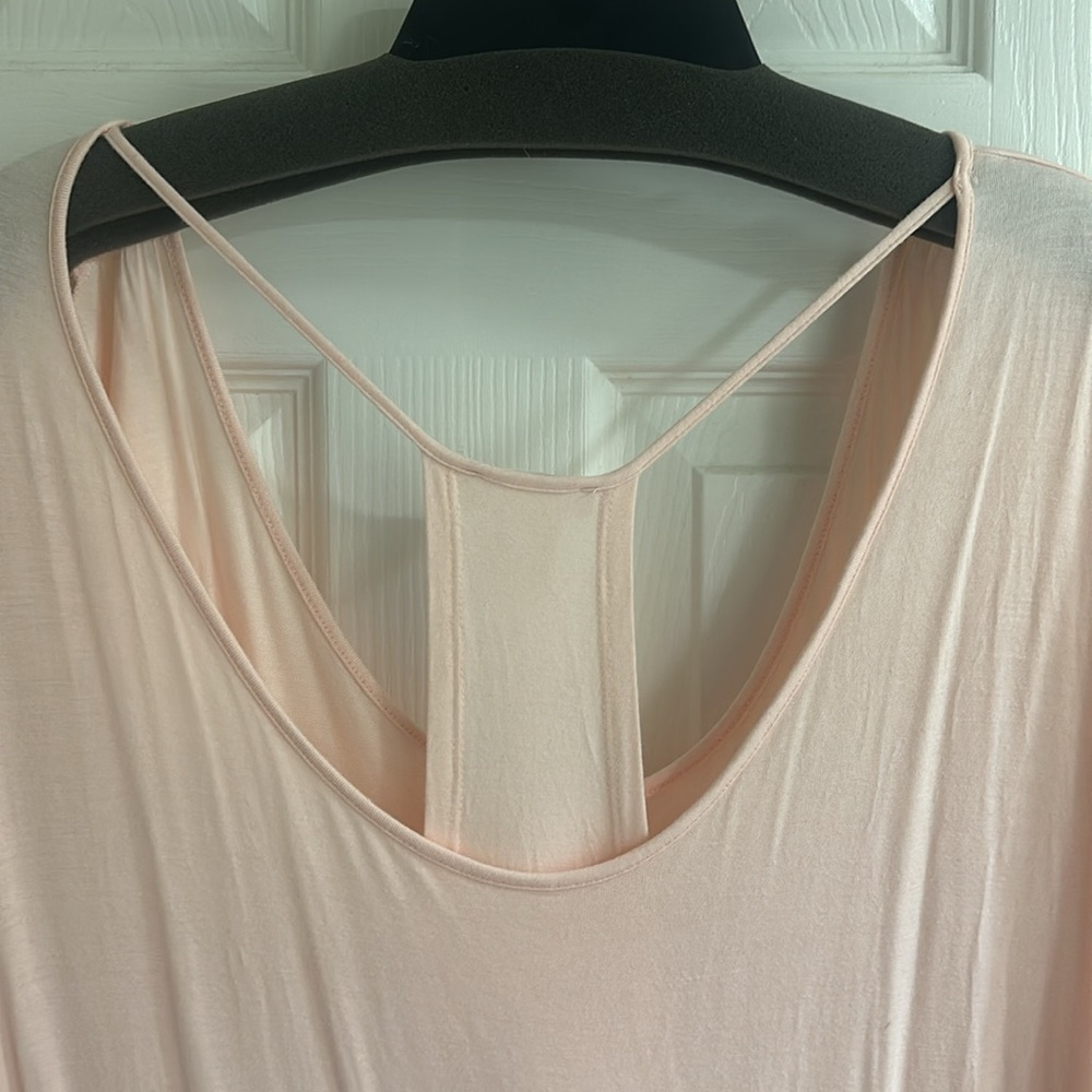 Woman’s top - Picture 3 of 3